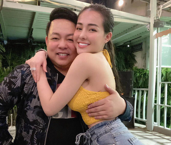 Showbiz 10/9: Ảnh Quang Lê để tay lên vị trí nhạy cảm của Ngân 98 gây tranh cãi