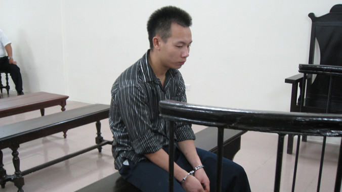 9 năm tù vì “làm chuyện người lớn” với cháu bé