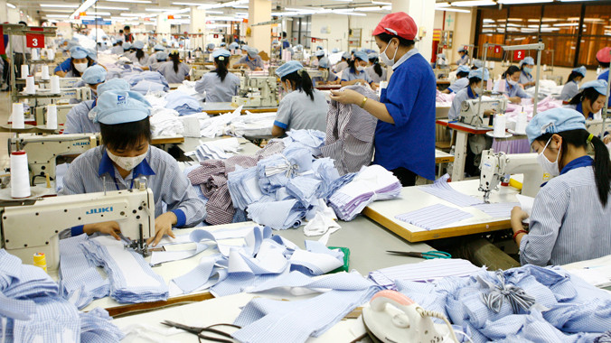 Doanh nghiệp vẫn kêu khó tiếp cận vốn cho sản xuất. Ảnh: Hồng Vĩnh