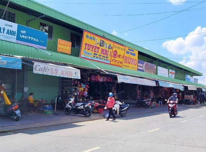 Chợ Trung tâm thị trấn Cái Nước.