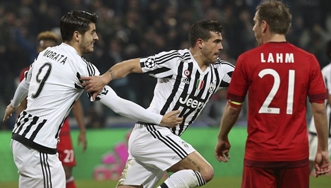 Sturaro (giữa) ghi bàn ấn định tỷ số 2-2. Ảnh: Reuters.