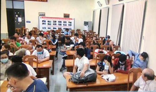 Sòng bạc đội lốt CLB Poker của các đại gia ở Sài Gòn.