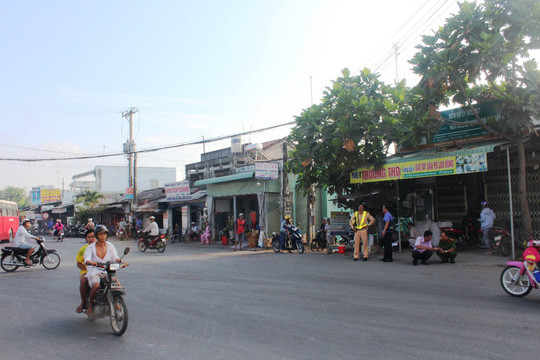 Công an đang khám nghiệm hiện trường vụ truy sát