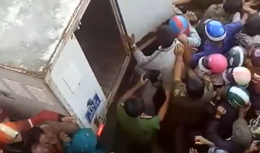 Sự thật vụ đôi nam nữ phải quỳ xin khi bị vây đánh vì nghi bắt cóc trẻ