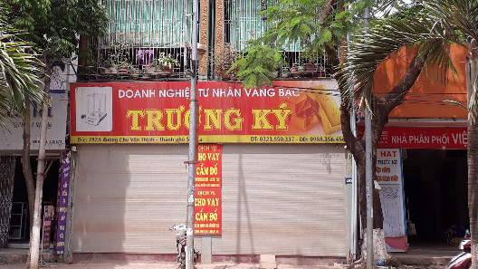 Tiệm vàng bị kẻ trộm đột nhập lúc nửa đêm