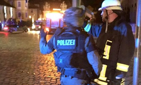 Cảnh sát phong tỏa hiện trường vụ nổ. Ảnh: Twitter.