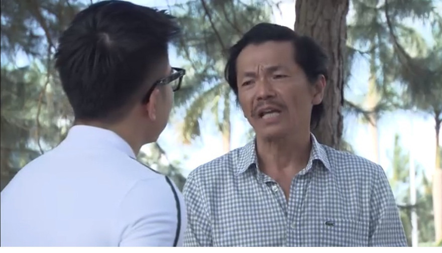 Ông Sơn bảo vệ Thư khỏi bị người khác quyến rũ