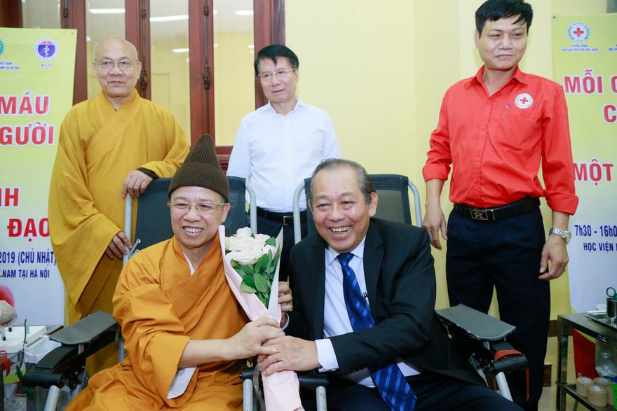 Phó Thủ tướng Thường trực Trương Hòa Bình tới dự Ngày hội Hiến máu cứu người-Hành Bồ tát đạo 