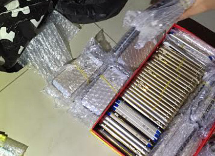 Gần 300 điện thoại Iphone giả bị thu giữ. Ảnh: công an cung cấp 