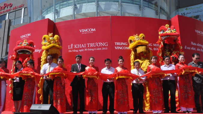 Cắt băng khai trương TTTM Vincom Ngô Quyền. Ảnh: N.C.