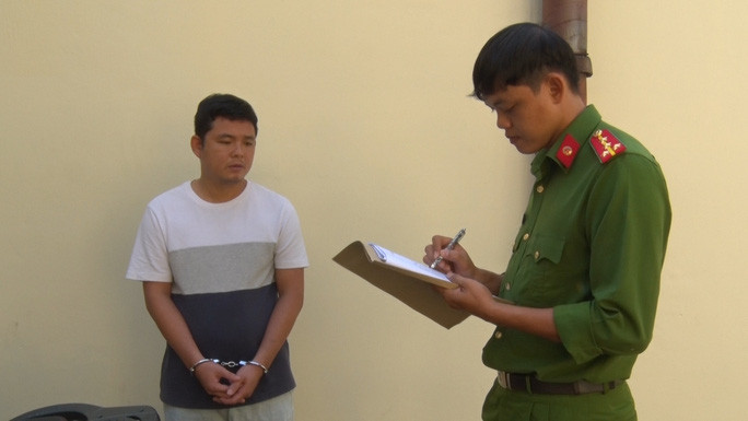 Nguyễn Thanh Vĩ tại cơ quan công an