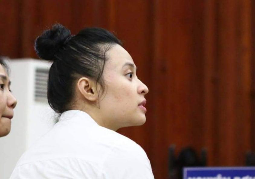 'Hot girl' Ngọc Miu tại phiên tòa phúc thẩm chiều nay 28/4. Ảnh: Tân Châu