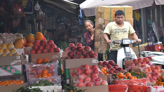 Không dễ phân biệt xuất xứ hoa quả. Ảnh: Ngọc Châu