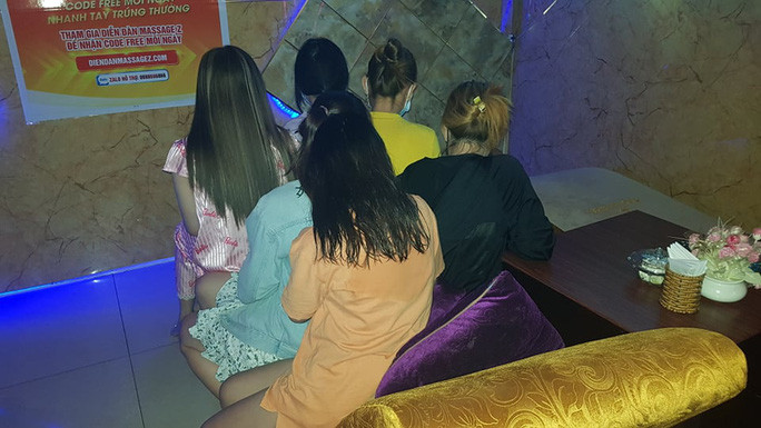 Tiếp viên tại cơ sở massage Điêu Thuyền