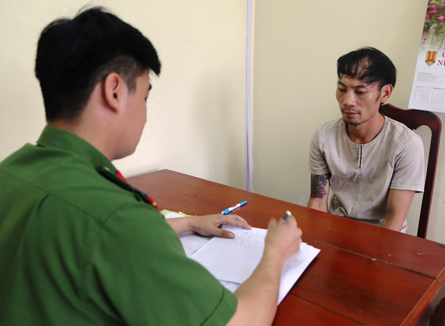 Đối tượng Nguyễn Duy Thanh tại cơ quan công an