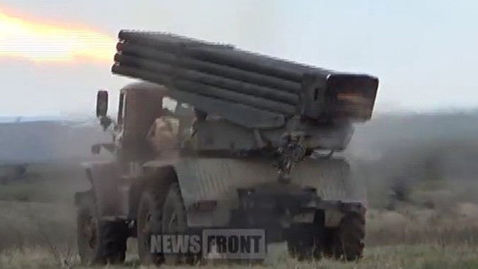  Pháo phản lực Grad khai hỏa.