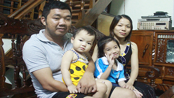 Sau khi ghép thành công, anh Đức và chị Nương đã sinh được thêm một bé gái. Theo định kỳ, anh Đức vẫn đều đặn đến bệnh viện để kiểm tra sức khỏe. Ảnh: Đắc Đức.