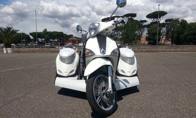 Độc đáo Piaggio Liberty 3 bánh dành cho người khuyết tật