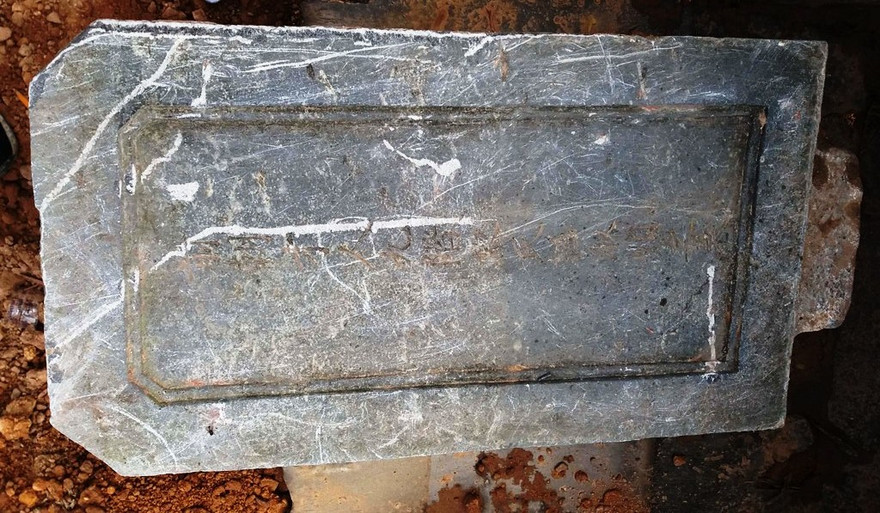 Sau khi tìm được tấm bia này và qua làm việc với các cơ quan chức năng, chủ đầu tư lần đầu tiên lên tiếng thừa nhận thiếu sót, nhận lỗi. 