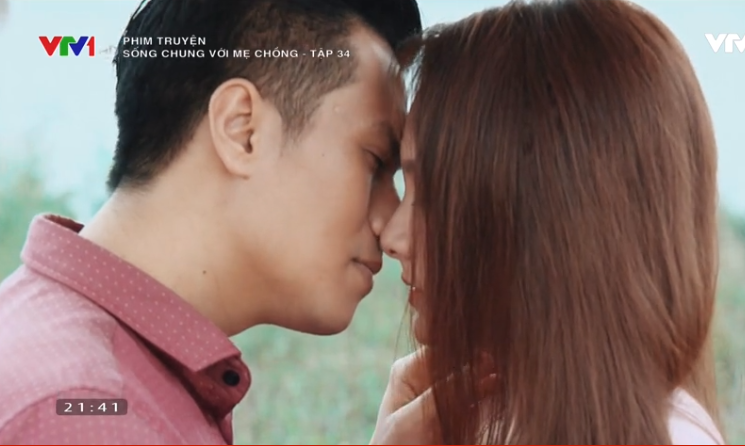 “Sống chung với mẹ chồng”: Sơn - Vân hôn nhau dài lâu, khán giả thấy thừa thãi