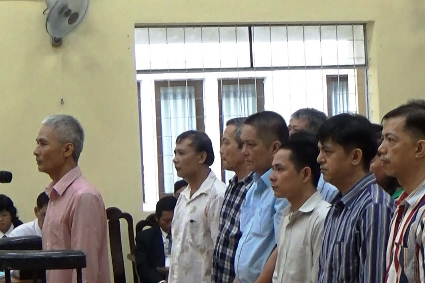 Các bị cáo trước tòa.