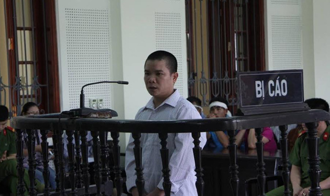 Bị cáo Bình trước vành móng ngựa.