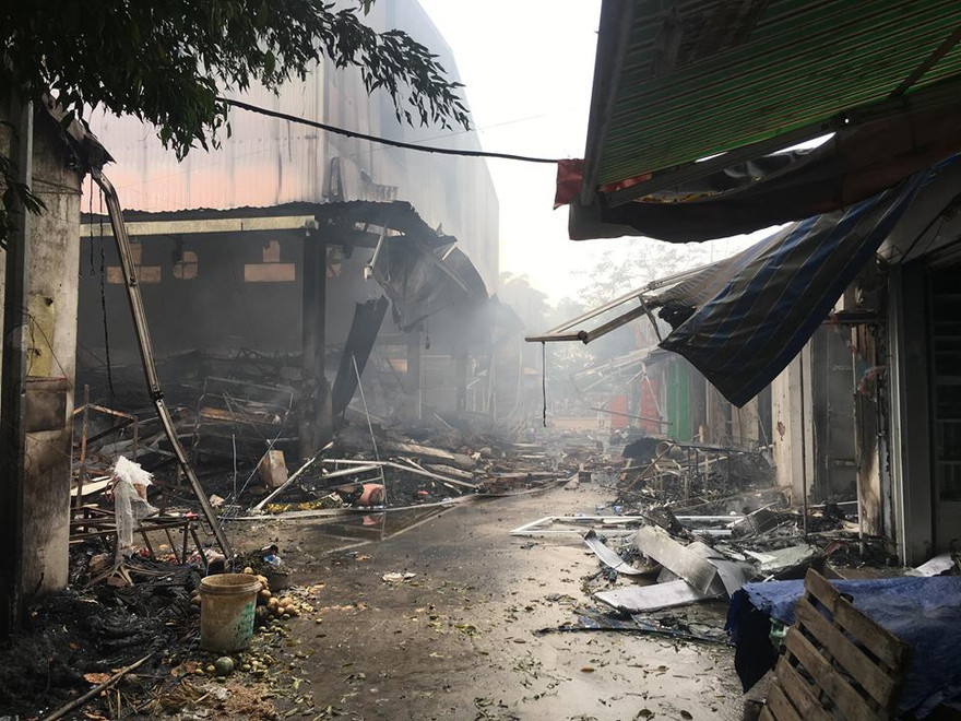 Chợ Quang cháy tan hoang. Ảnh: Thanh Hà.