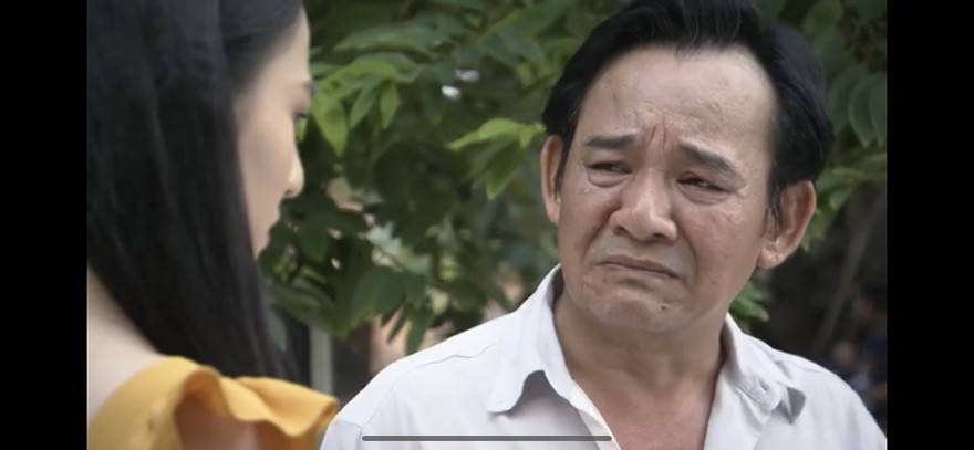 Ông Bá (Quang Tèo) đau khổ vì không dạy được con, bị nắm được bằng chứng biển thủ