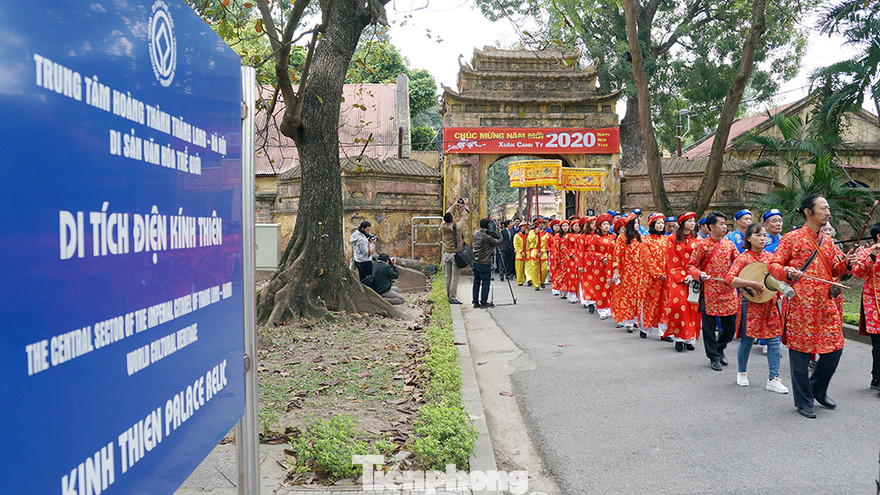 Hà Nội yêu cầu tạm dừng đón khách tại di tích, danh lam thắng cảnh