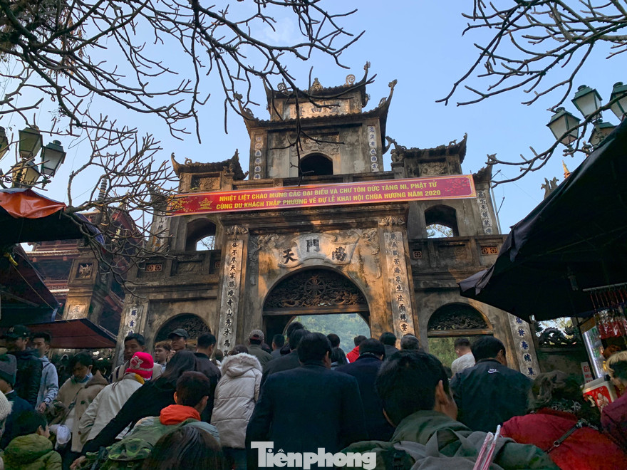 Bộ trưởng Bộ VHTTDL đề nghị các địa phương dừng mọi lễ hội, kể cả lễ hội đã khai mạc