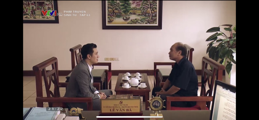 Mai Hồng Vũ chạy tới cửa Trưởng Ban Nội chính