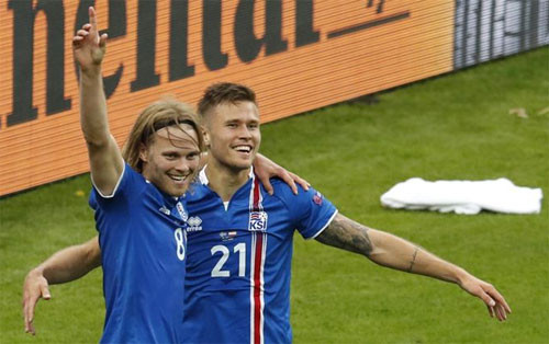 Iceland vào tứ kết, áo đấu đắt như tôm tươi