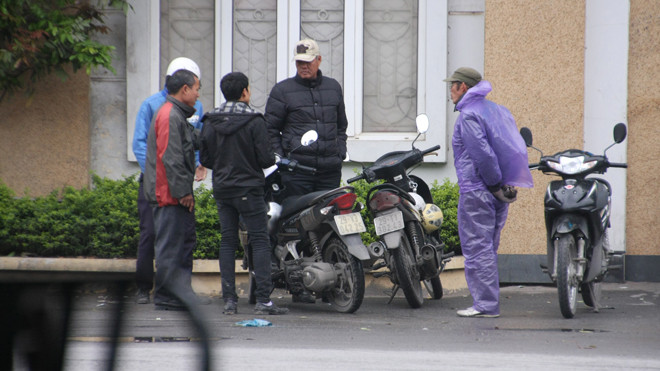 “Cò” hoạt động tại khu vực Sở GTVT Hà Nội. Ảnh: Phạm Bằng