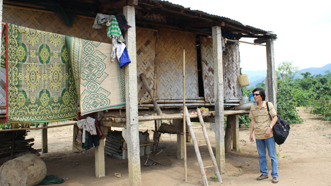 Ngôi nhà sàn rách nát của Hồ Văn Thành ở Nguồn Rào