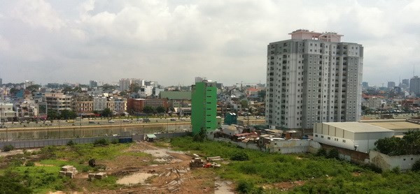 Đề nghị 'xén' đất di dời trụ sở, nhà máy xây nhà xã hội