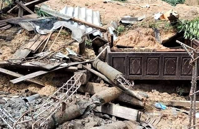 Vụ sạt lở chôn vùi căn nhà ở huyện Hướng Hóa chiều 17/10. Ảnh: Zing