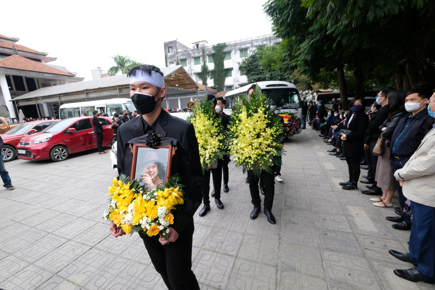 Tiễn đưa nhạc sĩ Phú Quang đoạn đường trần cuối cùng.