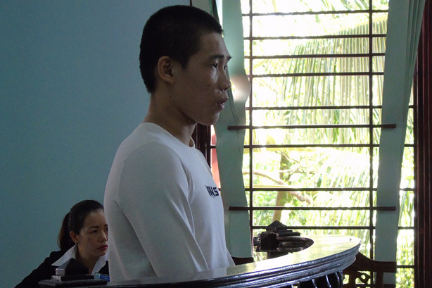 Bị cáo Tuấn Anh trước vành móng ngựa. Ảnh: Kim Hà.