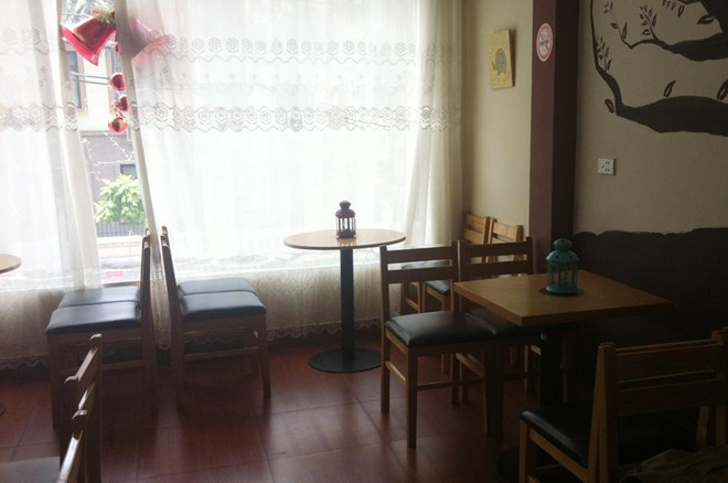 Vị trí cặp đôi nam nữ ngồi trên tầng 3. Ảnh: Việt Đức.