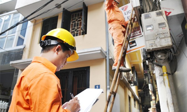 Giá điện mới của EVN bị các chuyên gia chê thiếu khách quan.