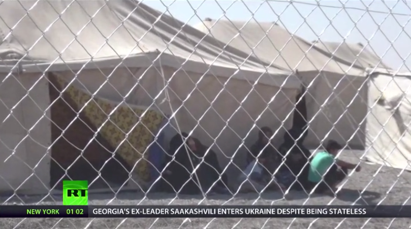 Bên trong khu tị nạn dành cho vợ và con của IS. Ảnh cắt từ video