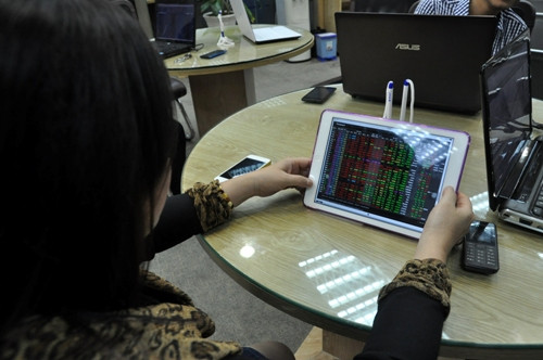 Cổ phiếu dầu khí tăng mạnh kéo Vn-Index lên 626 điểm trong sáng 25/8. Ảnh: Anh Quân