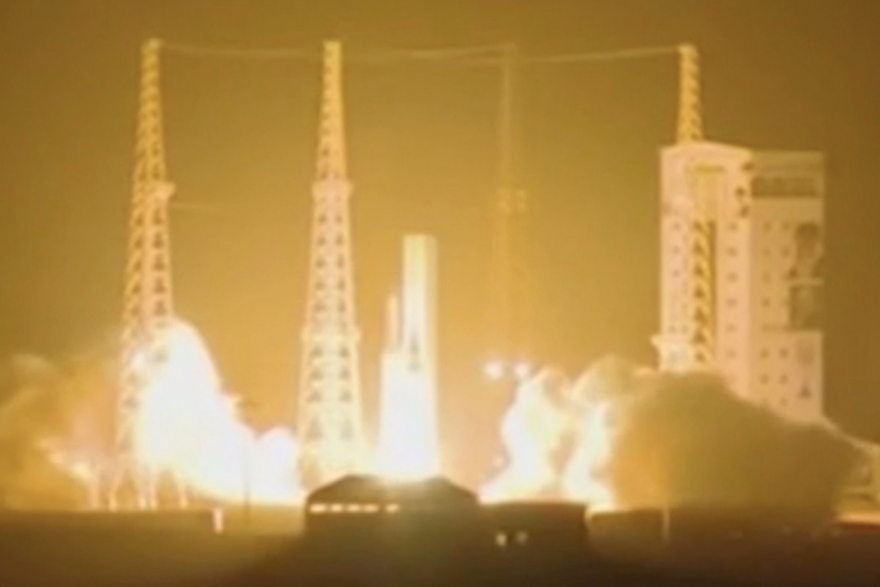 Tên lửa của Iran được phóng đi từ trung tâm Imam Khomeini hồi tháng 2. (Ảnh: AP)