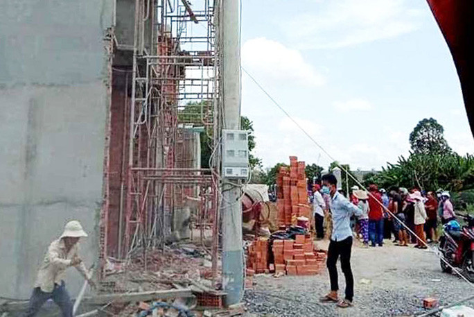 Hiện trường vụ sập giàn giáo.