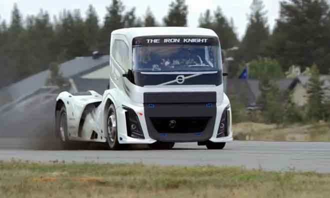 Volvo Iron Knight - xe tải nhanh nhất thế giới