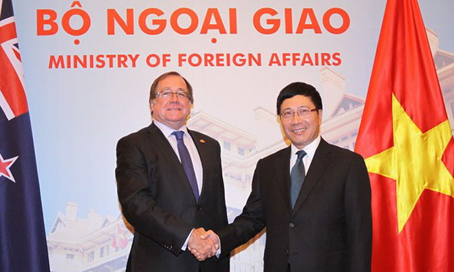 Bộ trưởng Bộ Ngoại giao Phạm Bình Minh đón tiếp và hội đàm với Bộ trưởng Bộ Ngoại giao New Zealand Murray McCully. (Ảnh: Dương Giang/TTXVN)