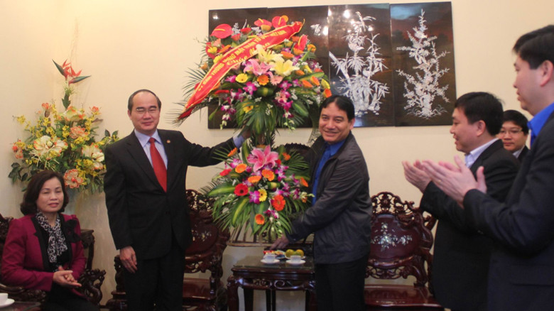 Chủ tịch Ủy ban T.Ư Mặt trận Tổ quốc Việt Nam Nguyễn Thiện Nhân chúc mừng T.Ư Đoàn dịp 26/3