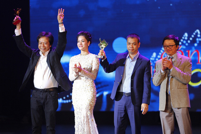 Choáng ngợp với dàn sao khoe sắc tham dự Lễ trao giải Cánh Diều