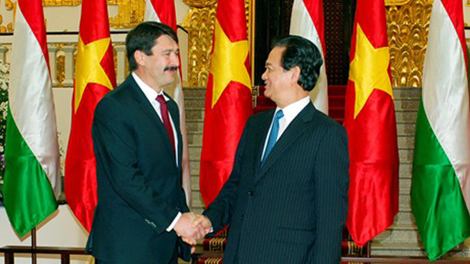 Thủ tướng Nguyễn Tấn Dũng hội kiến Tổng thống Hungary Ader János. Ảnh: VGP/Nhật Bắc.