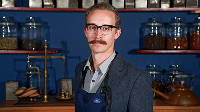 Sebastian Michaelis vừa được công ty mua bảo hiểm 1,6 triệu USD cho chiếc lưỡi. Ảnh: Tetley.